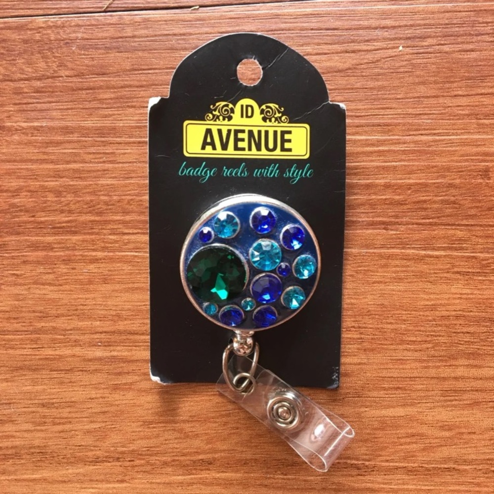 NWT ID Avenue Badge Reel - Ocean